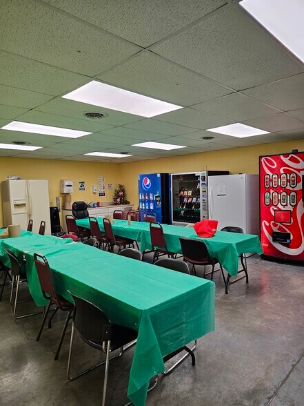 More Photos Of 4400 E New Market Hurlock Rd, Hurlock Warehouse For Lease