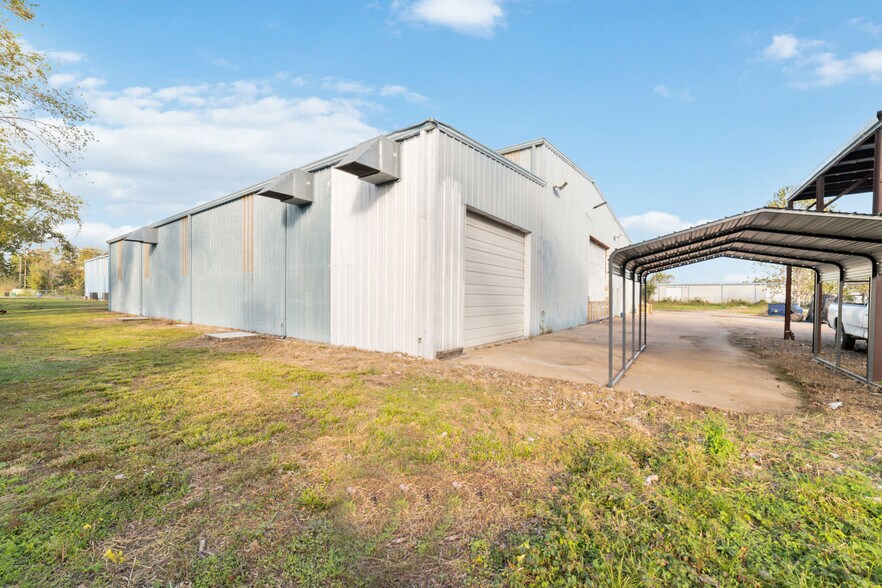 More Photos Of 9202 Lambright Rd, Houston Warehouse For Sale
