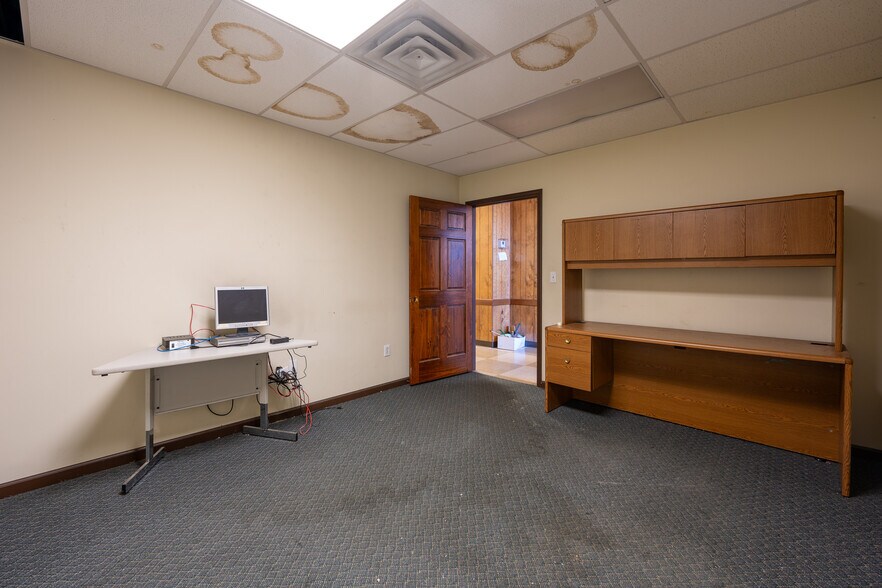 More Photos Of 7419 Washington Ave, Pittsburgh Office For Lease