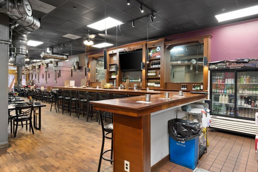 More Photos Of 1127 Broad St, San Luis Obispo Storefront For Sale