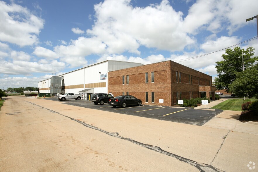 More Photos Of 26201 Richmond Rd, Bedford Heights Warehouse For Lease