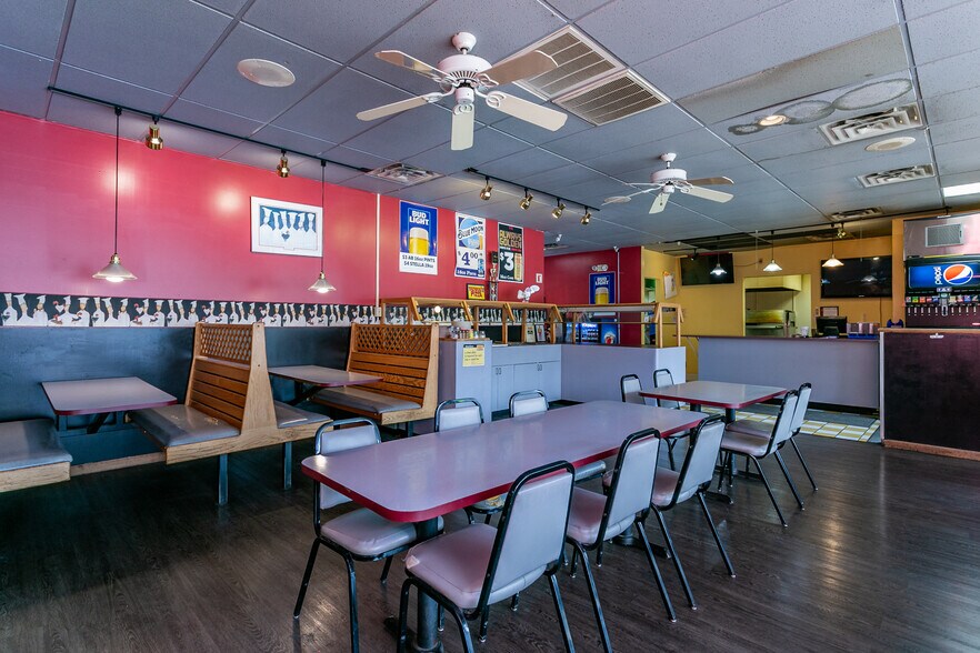 More Photos Of 105 S Jefferson St, Millstadt Storefront For Sale