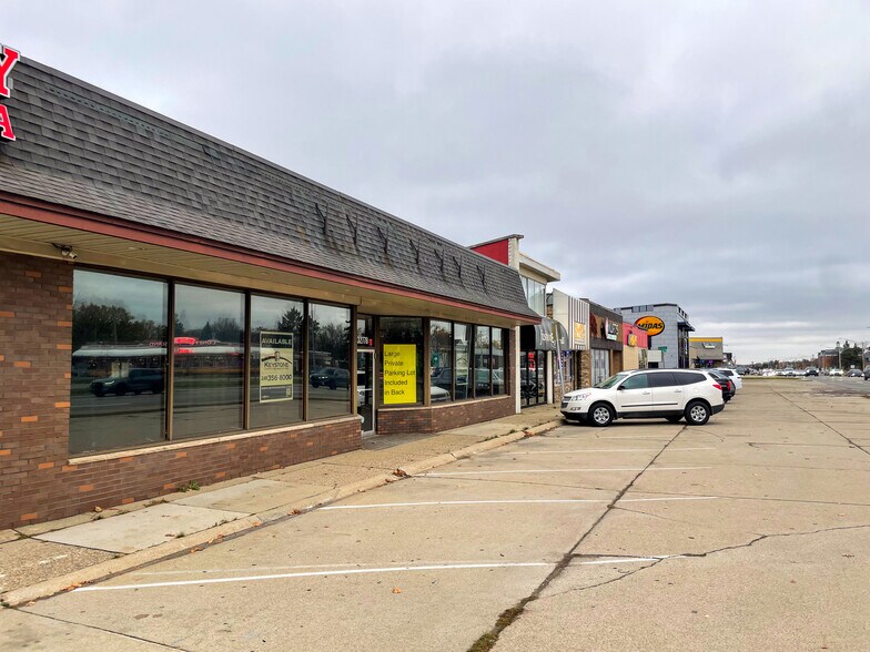More Photos Of 32778-32782 Woodward Ave, Royal Oak General Retail For Sale