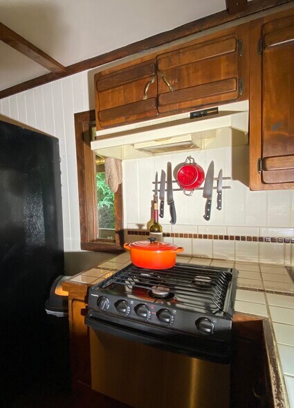 More Photos Of 15303 Midland Trl, Ansted Freestanding For Sale