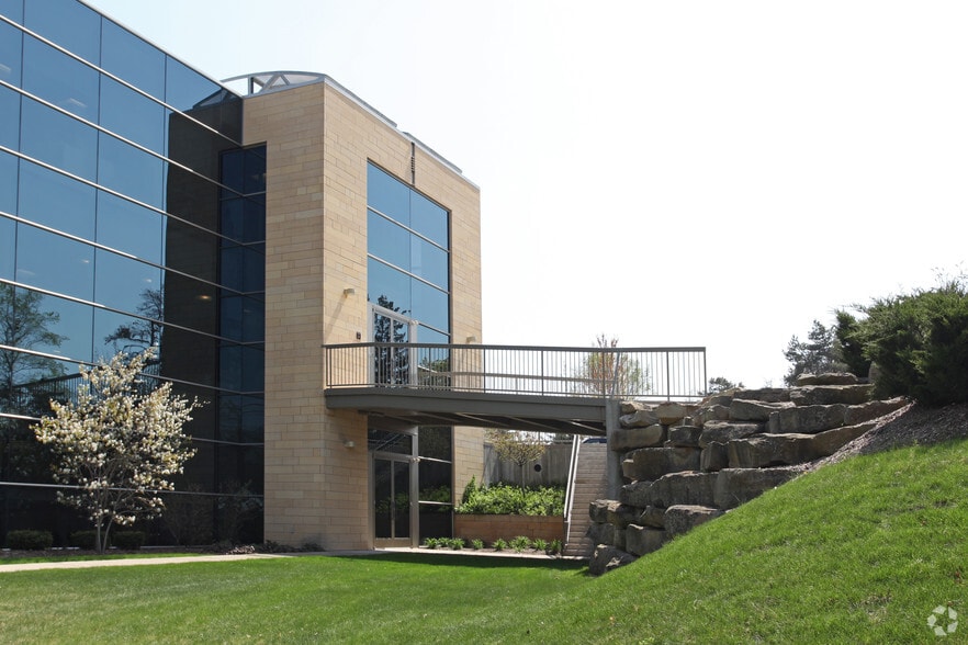 More Photos Of 4940 Cascade Rd SE, Grand Rapids Medical For Lease