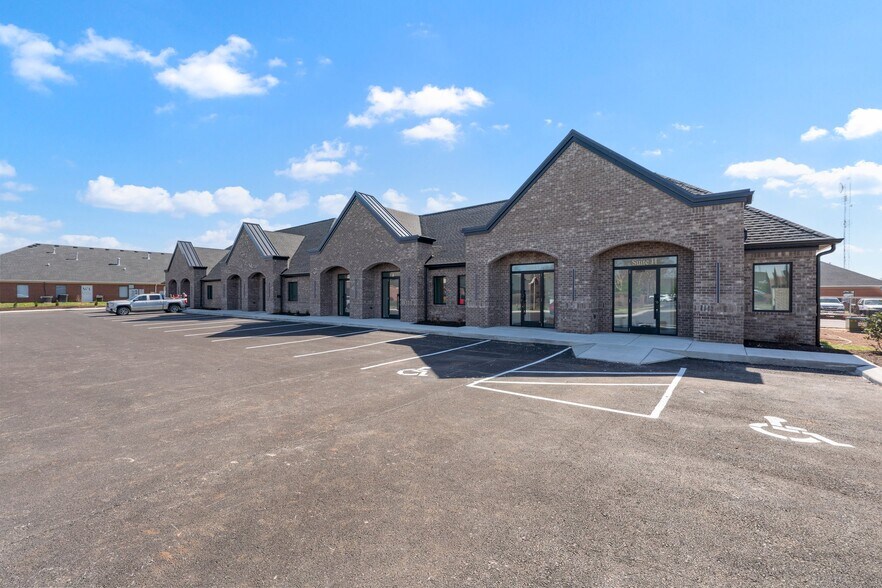More Photos Of 1815 Destiny Ln, Bowling Green Office Residential For Lease