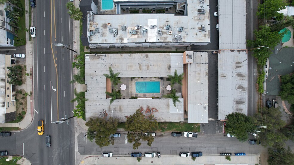 More Photos Of 15405 Vanowen St, Van Nuys Apartments For Sale