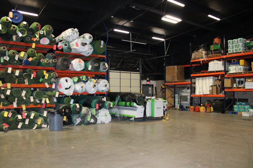 More Photos Of 1051 SE Century Dr, Lee's Summit Freestanding For Sale