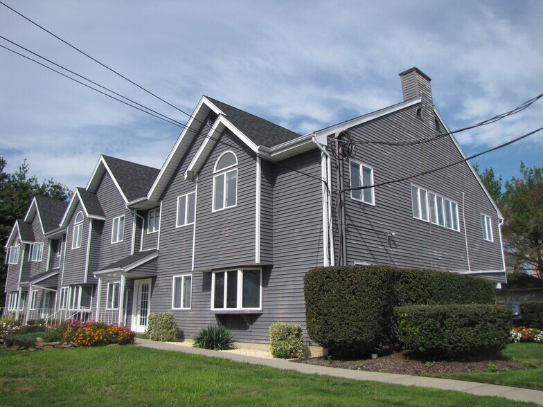 More Photos Of 518 Clifton Ave, Clifton Office For Sale