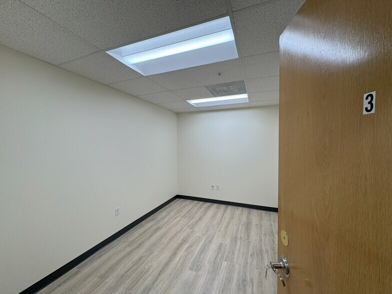 More Photos Of 4446-4450 Park Heights Ave, Baltimore Storefront For Lease