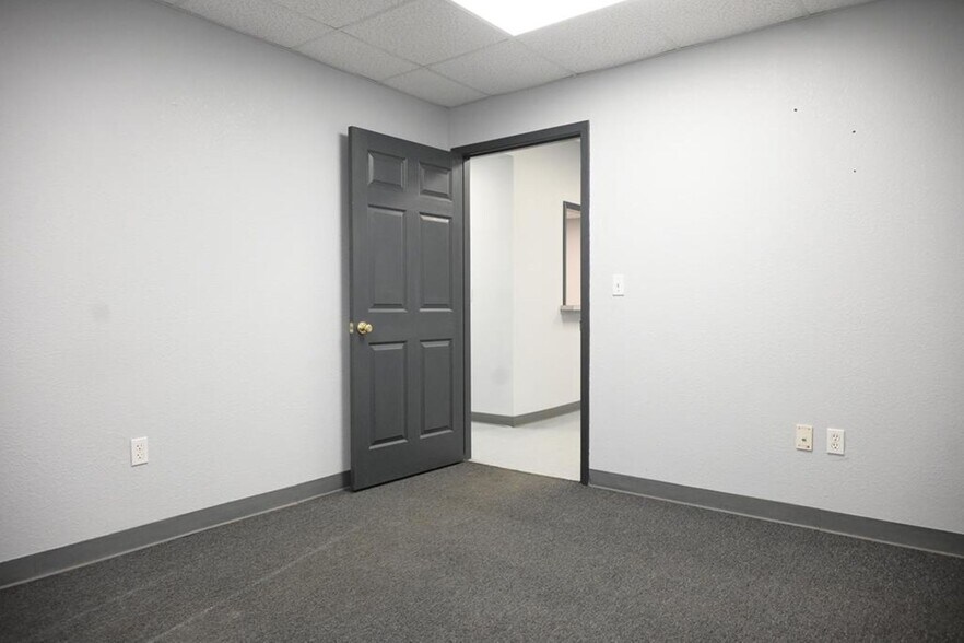 More Photos Of 3611 E State Highway 158, Midland Unknown For Lease