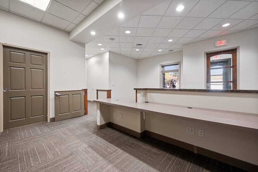 More Photos Of 6102 82nd St, Lubbock Medical For Lease