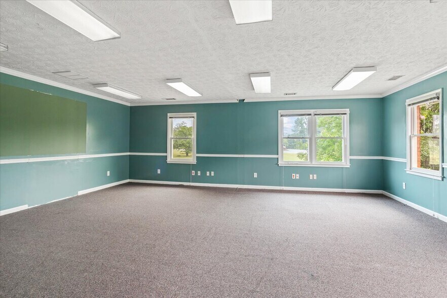 More Photos Of 883 Commerce Dr SW, Conyers Office For Sale