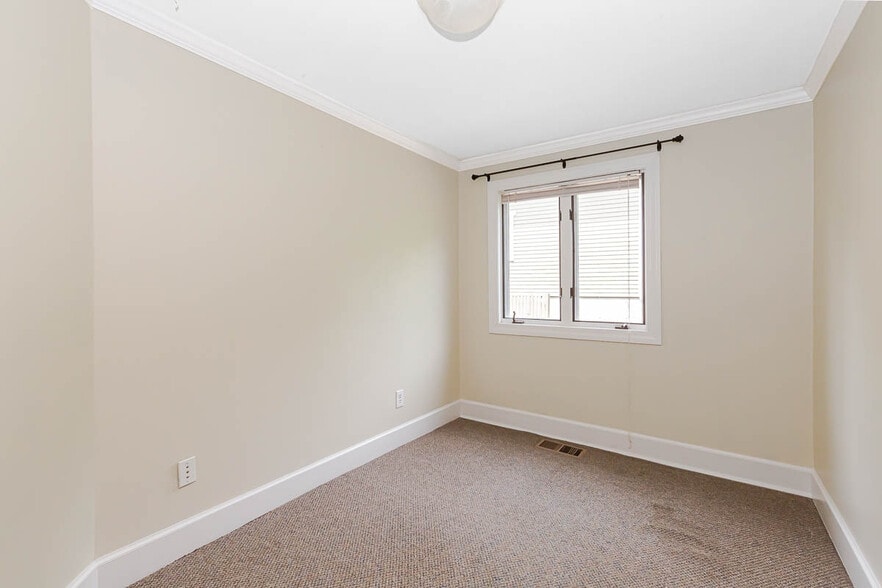More Photos Of 143 State St, Newburyport Loft Creative Space For Lease