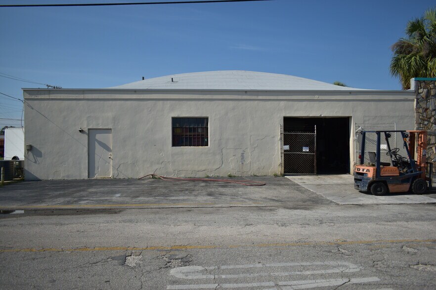 More Photos Of 706 S US Highway 1, Fort Pierce Freestanding For Sale