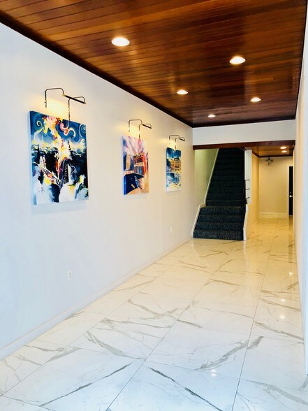 More Photos Of 11 E Mount Royal Ave, Baltimore Office For Lease