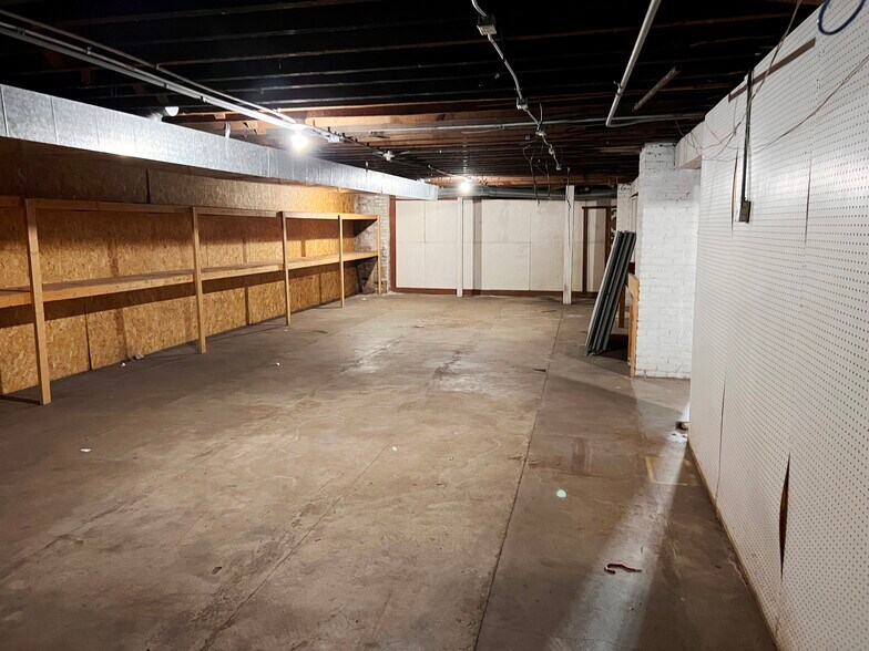 More Photos Of 704 Front St, Brainerd Storefront Retail Residential For Sale