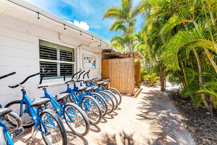 More Photos Of 1130 Gulf Blvd, Englewood Apartments For Sale