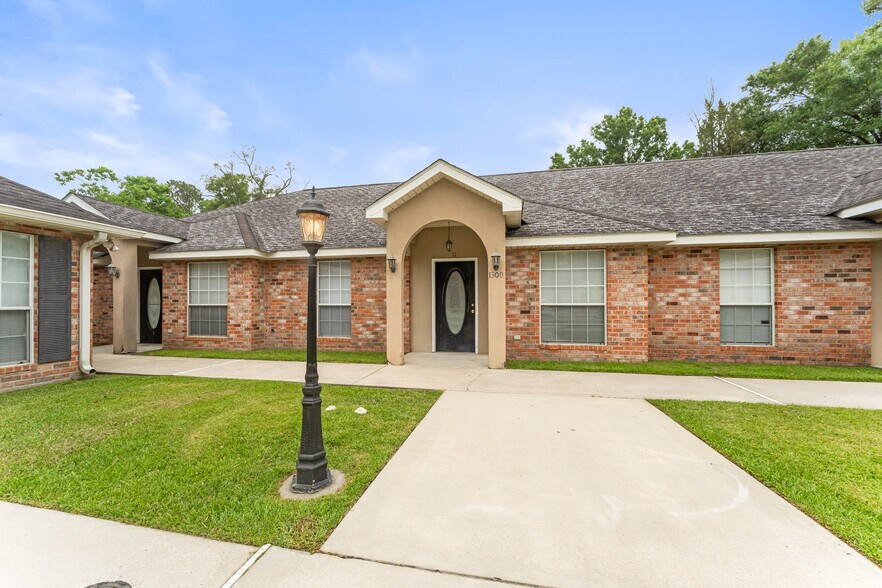More Photos Of 1300 S Range Rd, Hammond Apartments For Sale