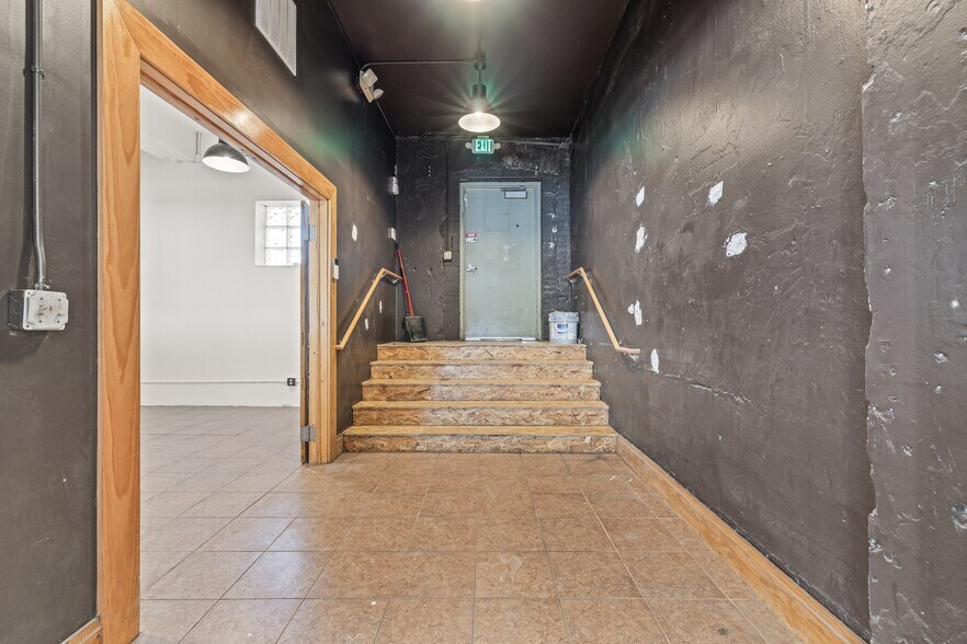 More Photos Of 238 N Broadway, Denver Storefront Retail Office For Lease