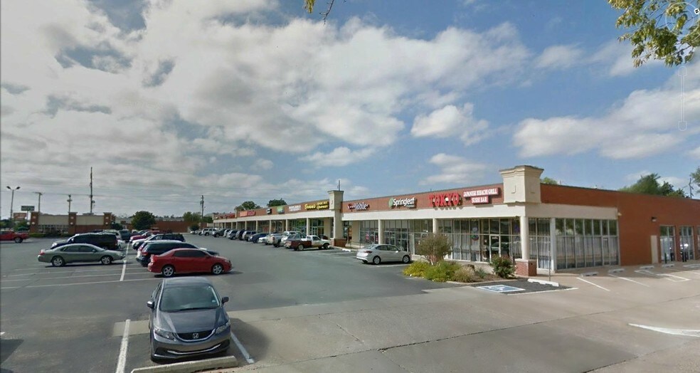 More Photos Of 2310-2320 W Owen K Garriott Rd, Enid Storefront For Lease