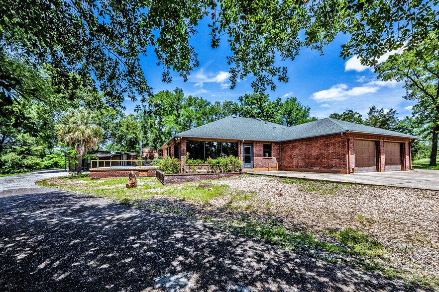 More Photos Of 1726 I-45 North, Huntsville Land For Sale