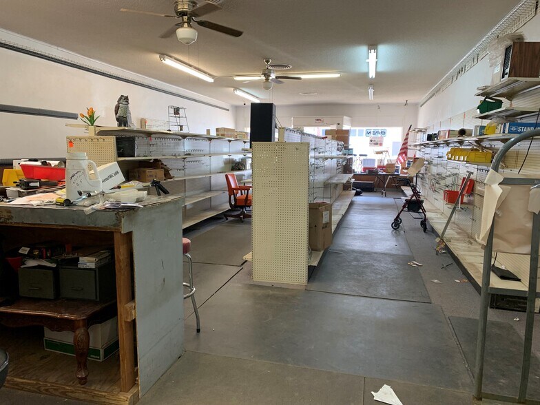 More Photos Of 104 S Grand Ave, Cherokee Auto Repair For Sale