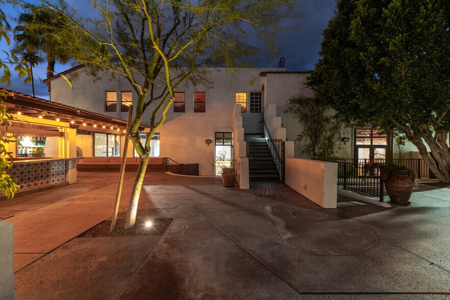 More Photos Of 369 N Palm Canyon Dr, Palm Springs Restaurant For Lease