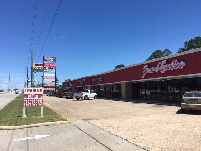 More Photos Of 813-823 N I-45, Conroe Unknown For Lease