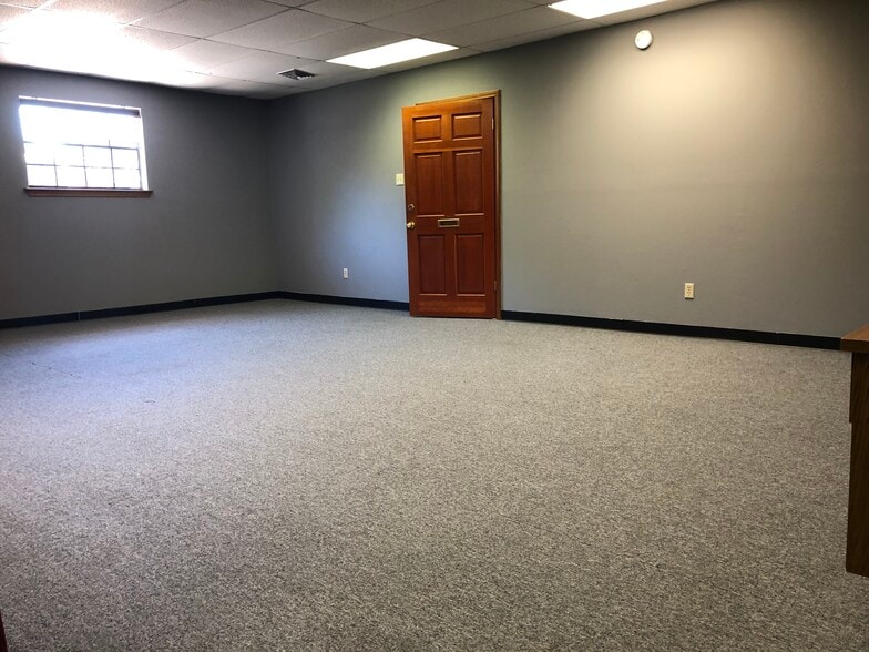More Photos Of 2273 Barataria Blvd, Marrero Loft Creative Space For Lease