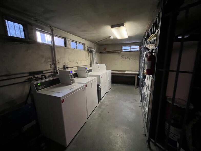 More Photos Of 1527 N McCadden Pl, Los Angeles Dormitory For Lease