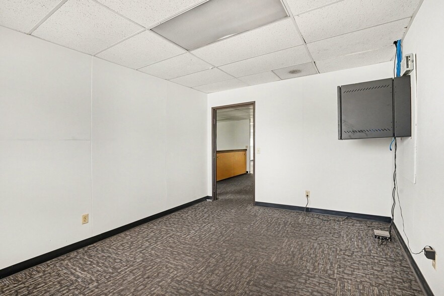 More Photos Of 5846 Venture Way, Mount Pleasant Distribution For Sale