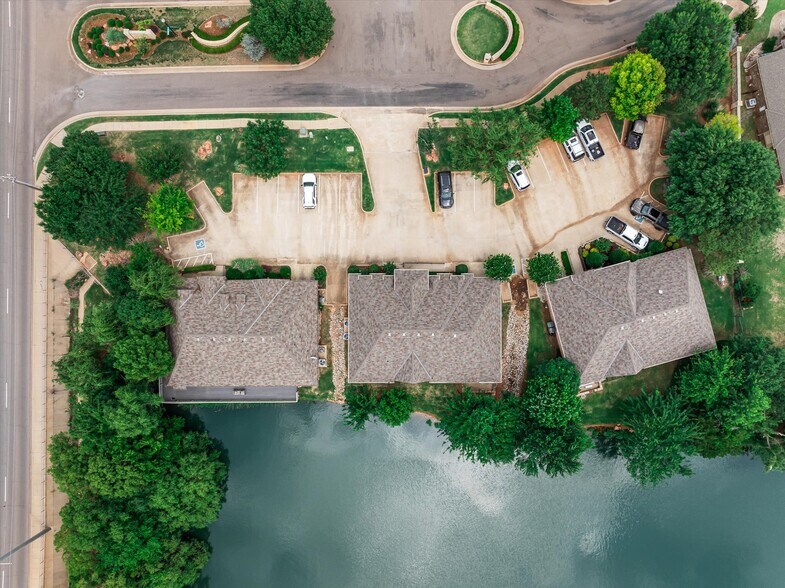 More Photos Of 2224 Bridgeview Blvd, Edmond Office For Sale