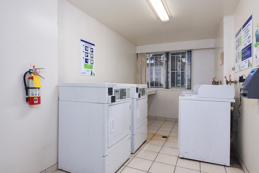 More Photos Of 254 3rd St W, North Vancouver Apartments For Sale