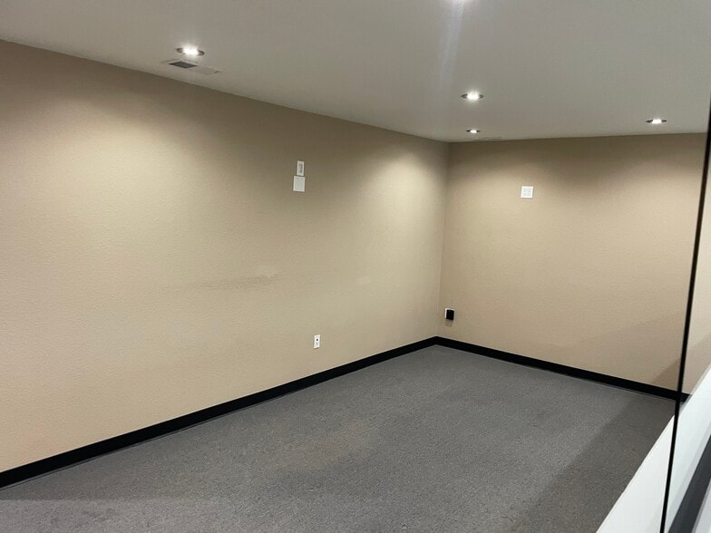 More Photos Of 6301 E 71st Ave, Commerce City Warehouse For Sale