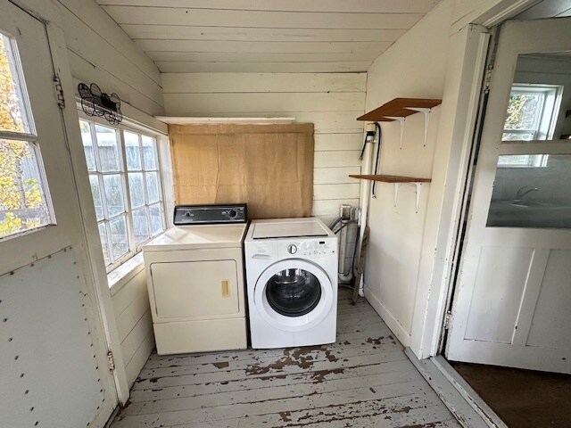 More Photos Of 1215 S Harrison St, Moscow Flex For Sale