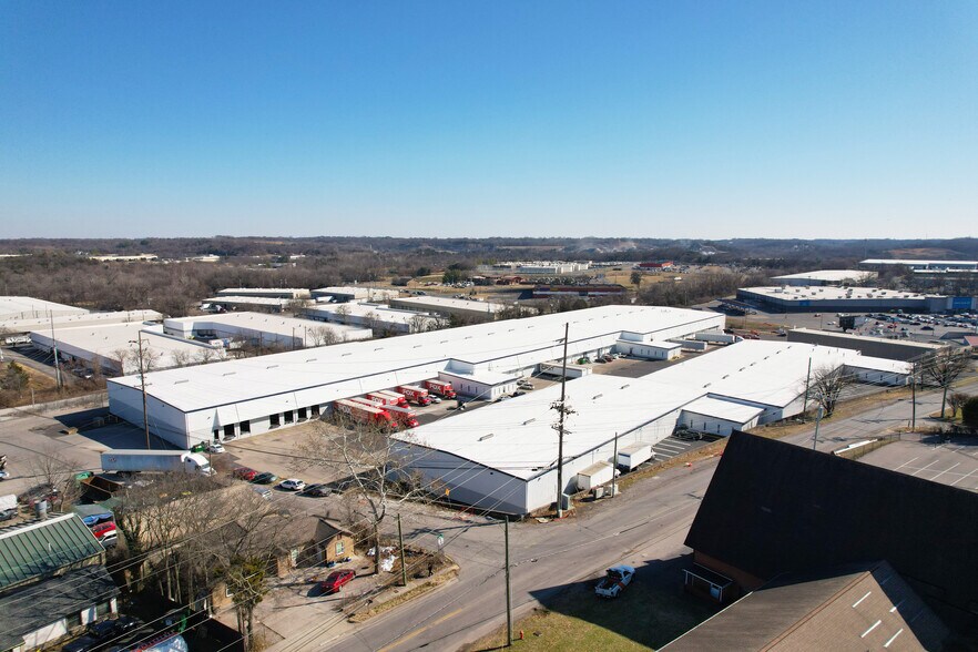 More Photos Of 5006-5050 Harding Pl, Nashville Unknown For Lease