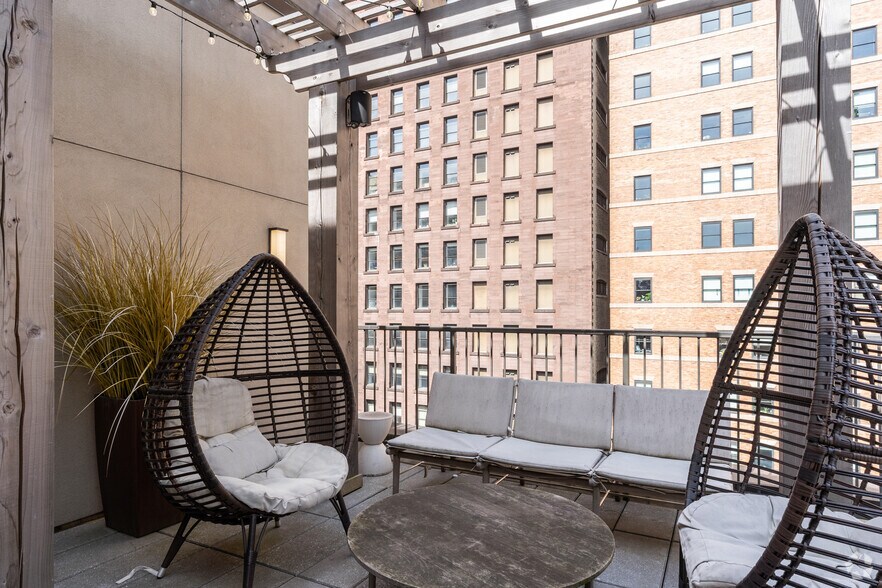 More Photos Of 100 S Juniper St, Philadelphia Coworking Space