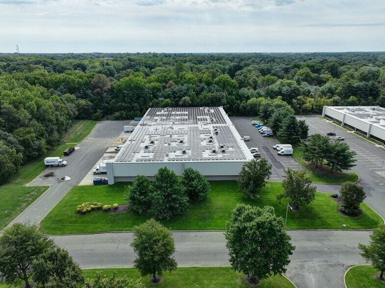 More Photos Of 202 Commerce Dr, Moorestown Warehouse For Lease