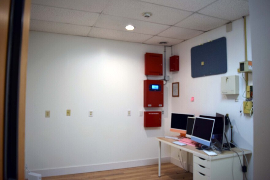 More Photos Of 5600 Raytown Rd, Raytown Office For Sale