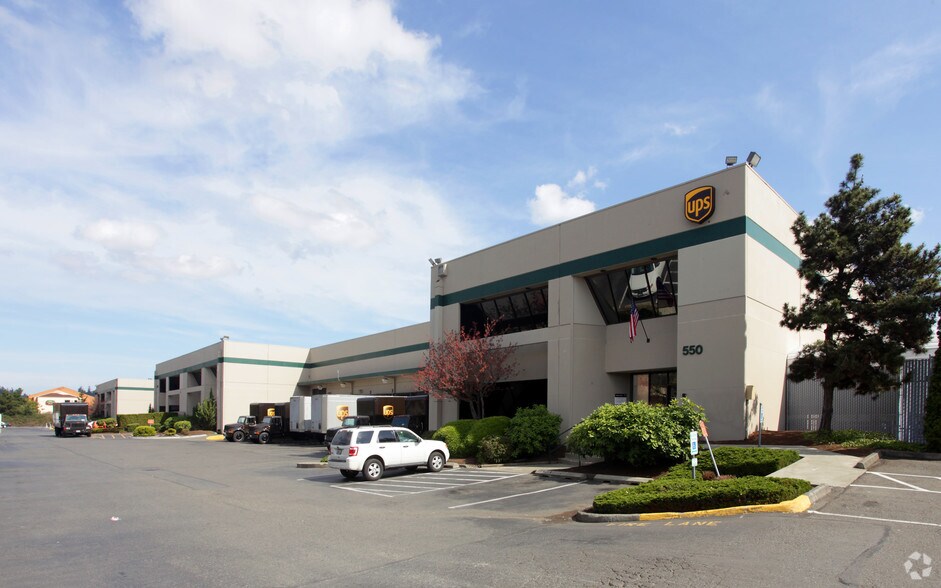 More Photos Of 510-550 Andover Park W, Tukwila Warehouse For Lease