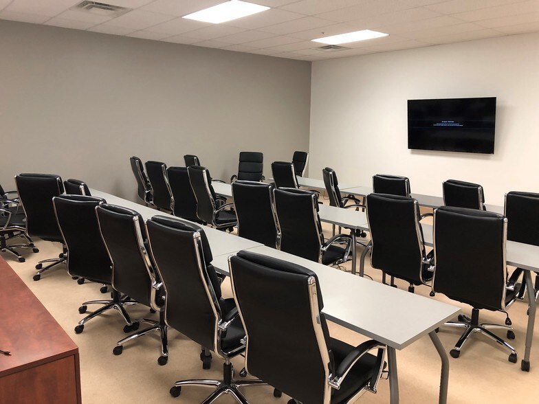 More Photos Of 1001 28th St SW, Wyoming Office For Lease