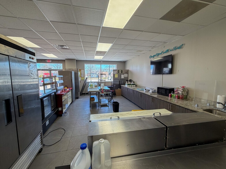 More Photos Of 31555 Mound Rd, Warren Coworking Space