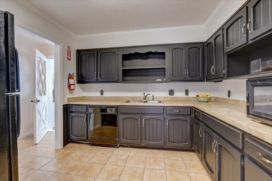 More Photos Of 249 N Price Rd, Sugar Hill Office For Sale