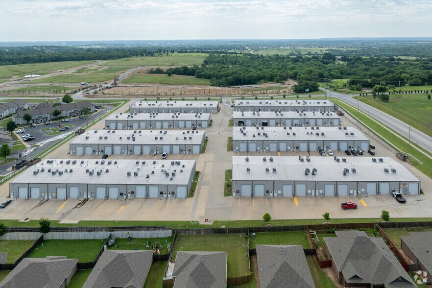 More Photos Of 14060 S Peoria Ave, Glenpool Unknown For Lease