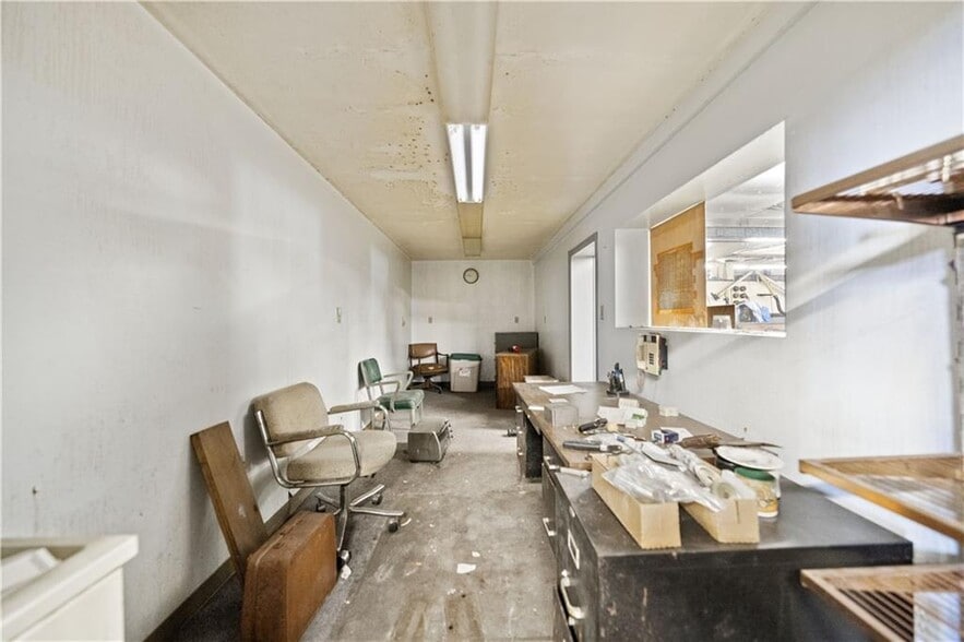 More Photos Of 600 Scene Ridge Rd, Mckeesport Light Manufacturing For Sale