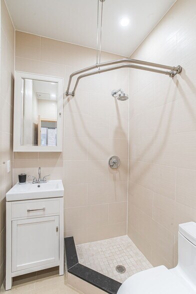 More Photos Of 304 Fifth Ave, New York Loft Creative Space For Lease