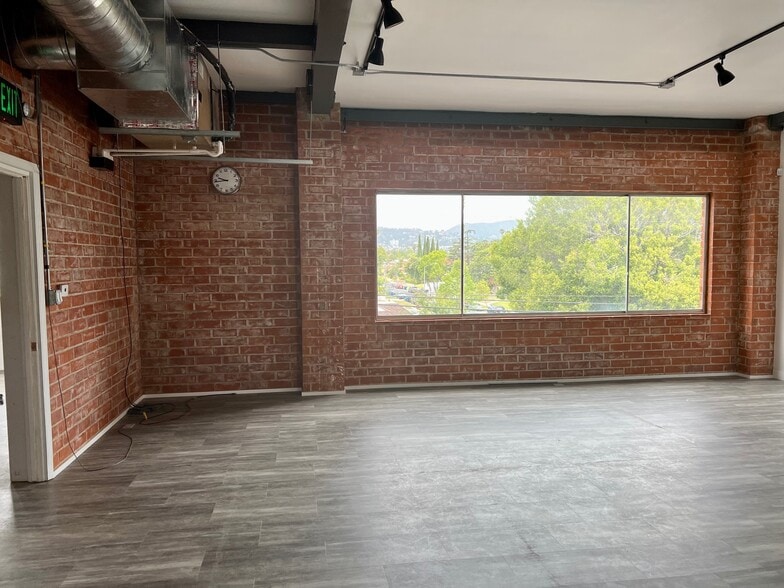 More Photos Of 7451-7465 Beverly Blvd, Los Angeles Loft Creative Space For Lease