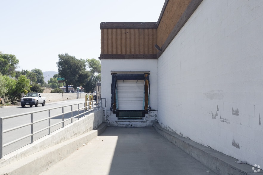 More Photos Of 3885-3977 Cochran St, Simi Valley Unknown For Lease