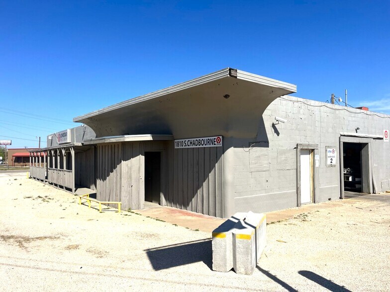 More Photos Of 1810 S Chadbourne St, San Angelo Flex For Sale